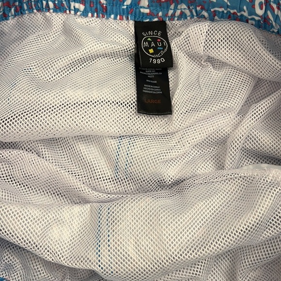 Maui and Sons swim pool shorts - Picture 6 of 7